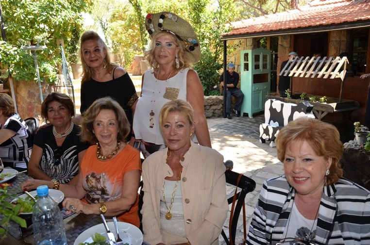 Lunch at Lola